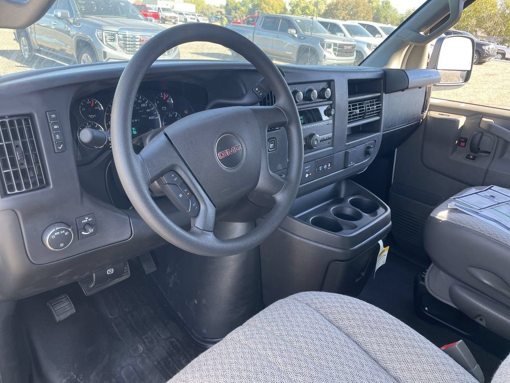 New 2025 GMC Savana 2500 Extended w/ Driver Convenience Package RWD image 10