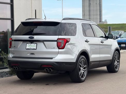Used 2019 Ford Explorer Sport w/ Equipment Group 401A AWD/4WD image 5