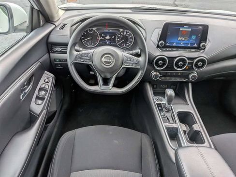 Used 2024 Nissan Sentra SV FWD image 15
