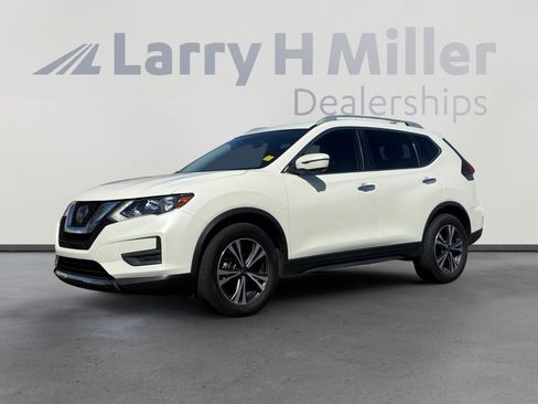 Used 2020 Nissan Rogue SV w/ Premium Package image 1