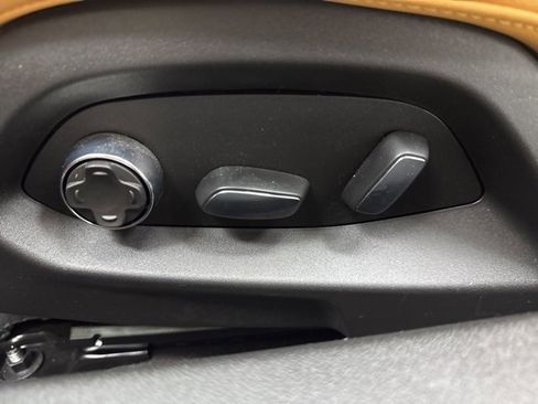 Used 2023 Chevrolet Corvette Stingray w/ Chrome Exterior Badge Package image 10