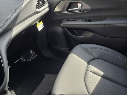 New 2026 Chrysler Pacifica Select image 27