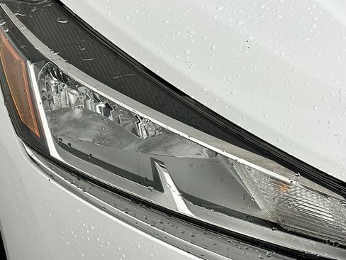 Used 2021 Nissan Kicks S FWD image 9