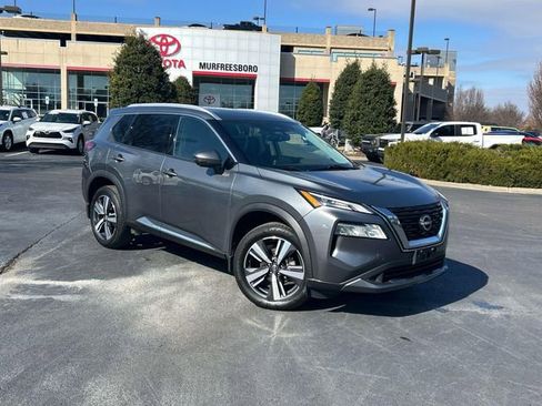 Used 2023 Nissan Rogue SL image 2