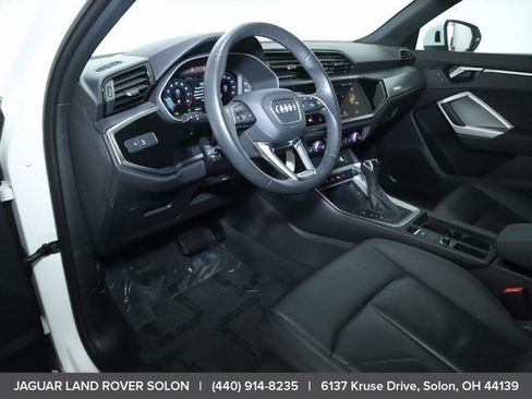 Used 2025 Audi Q3 2.0T Premium AWD/4WD image 16