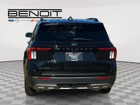 New 2026 Ford Explorer Active w/ Active Comfort Package image 5