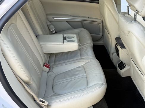 Used 2014 Lincoln MKZ 4dr Sdn AWD image 27