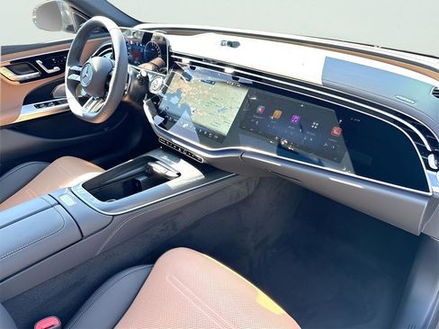 New 2026 Mercedes-Benz E 53 AMG e 4MATIC Sedan image 25