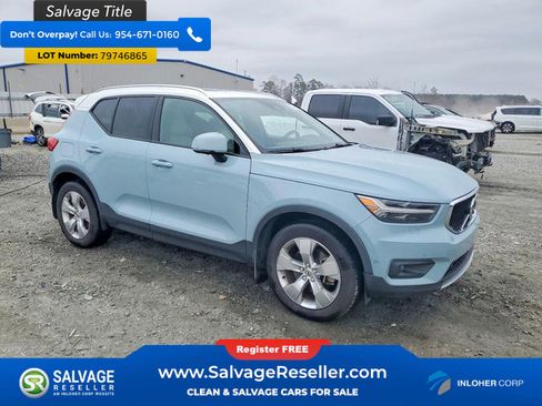 Used 2019 Volvo XC40 T4 Momentum image 5