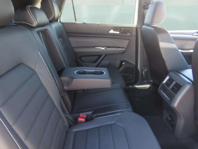 Used 2023 Volkswagen Atlas Cross Sport SEL Premium R-Line AWD/4WD image 12