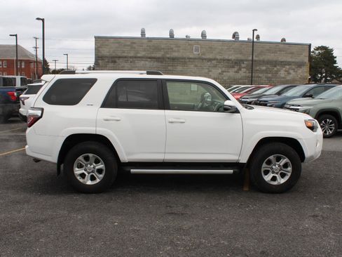 Used 2019 Toyota 4Runner SR5 image 4
