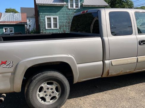 Used 2004 Chevrolet Silverado 1500 LS w/ Light Duty Power Package AWD/4WD image 10