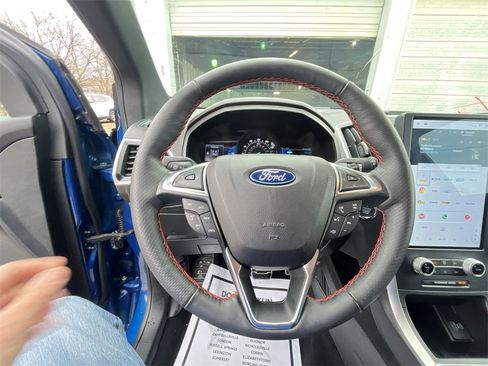 Used 2023 Ford Edge ST-Line image 14