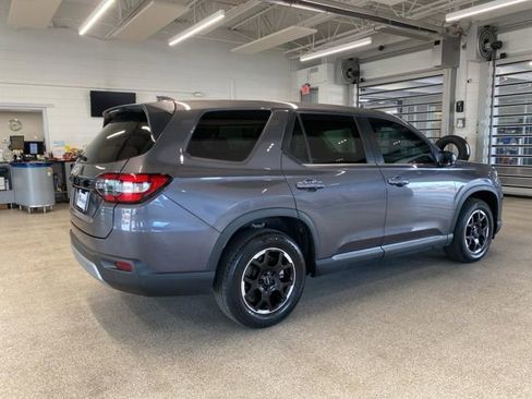 Used 2025 Honda Pilot EX-L image 5