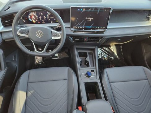 New 2026 Volkswagen Tiguan SE AWD/4WD image 15