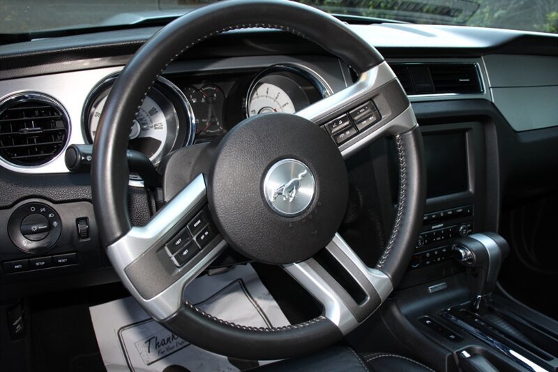 Used 2010 Ford Mustang Premium RWD image 15