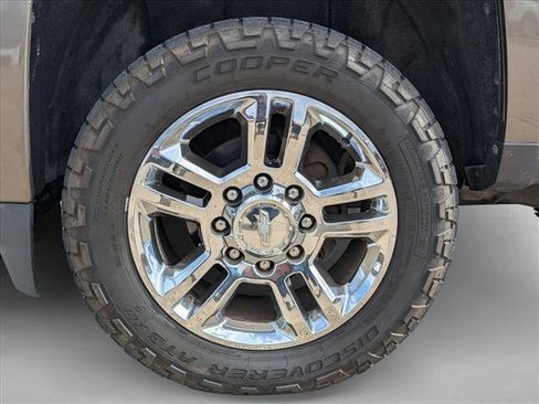 Used 2015 Chevrolet Silverado 2500 High Country w/ Duramax Plus Package image 23