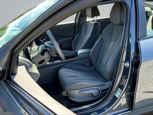 Used 2023 Hyundai Elantra SEL w/ Convenience Package FWD image 18