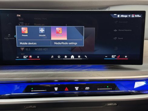 Used 2024 BMW i7 eDrive50 w/ M Sport Package image 28