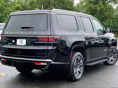 Used 2023 Jeep Wagoneer 4WD w/ Premium Group I image 11