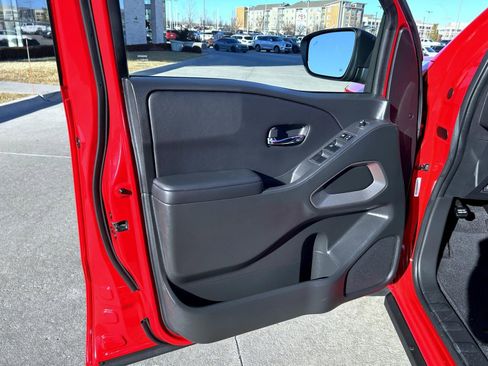 Used 2024 Nissan Frontier SV w/ Hardbody Edition image 9