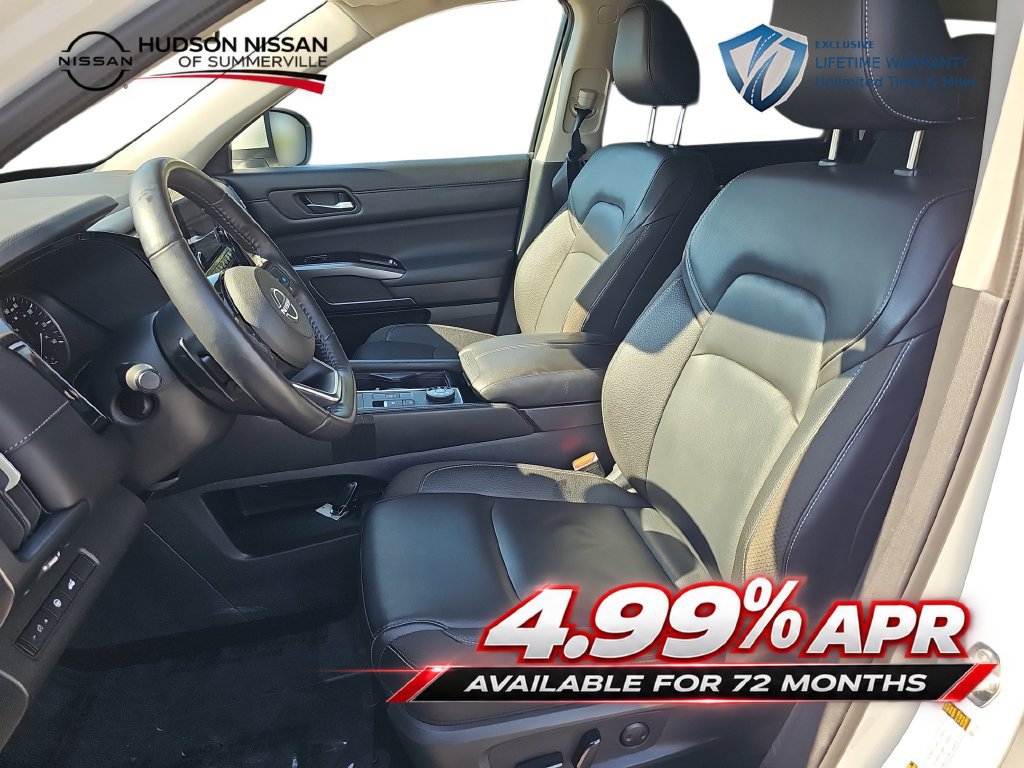Used 2024 Nissan Pathfinder SL AWD/4WD image 16