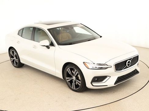 Used 2020 Volvo S60 T6 Inscription image 43