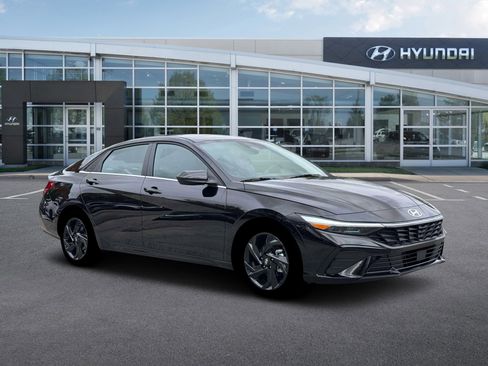 New 2026 Hyundai Elantra SEL Sport FWD image 10