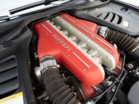 Used 2018 Ferrari GTC4Lusso AWD/4WD image 32
