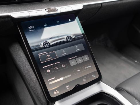 Used 2024 Lucid Air Touring AWD/4WD image 17