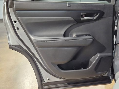 Certified 2025 Toyota Highlander XSE AWD/4WD image 35