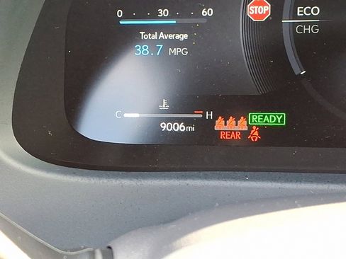 Used 2025 Lexus UX 300h AWD image 20