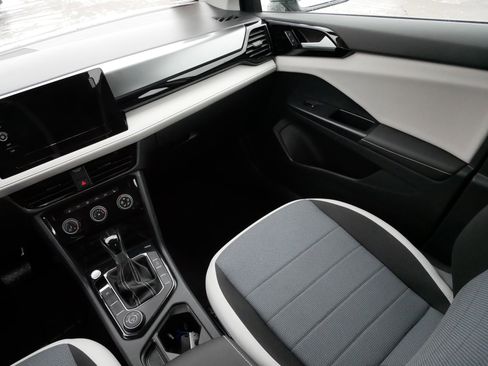 Certified 2025 Volkswagen Taos S image 11