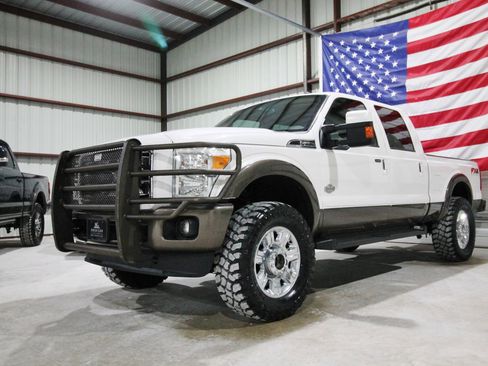 Used 2015 Ford F250 King Ranch w/ FX4 Off-Road Package image 3
