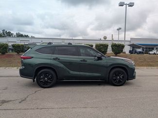 Used 2023 Toyota Highlander XLE FWD video 2