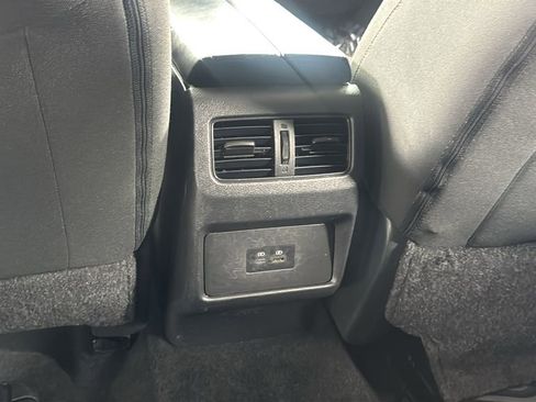 Used 2023 Nissan Rogue SV image 35