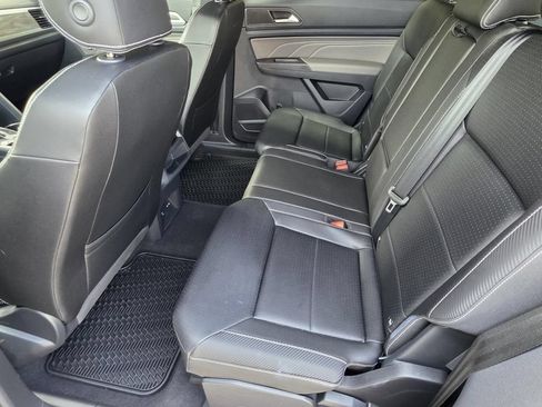 Used 2023 Volkswagen Atlas Cross Sport SE FWD image 9