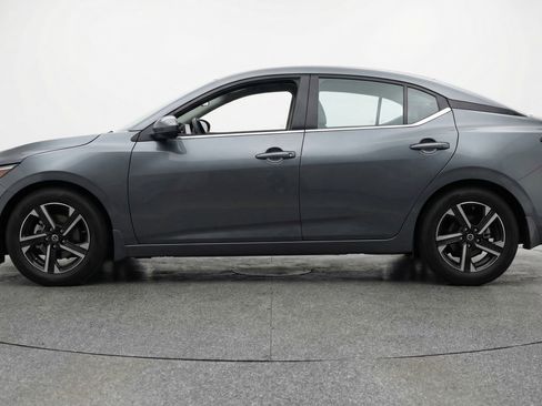 Used 2025 Nissan Sentra SV image 5