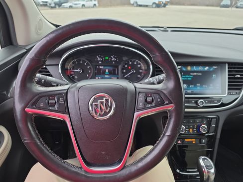 Used 2019 Buick Encore Essence image 14