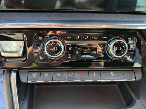 Used 2024 GMC Sierra 2500 Denali w/ Denali Reserve Package AWD/4WD image 12