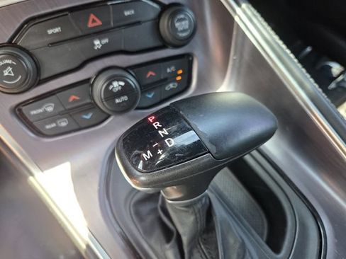 Used 2015 Dodge Challenger SXT RWD image 23