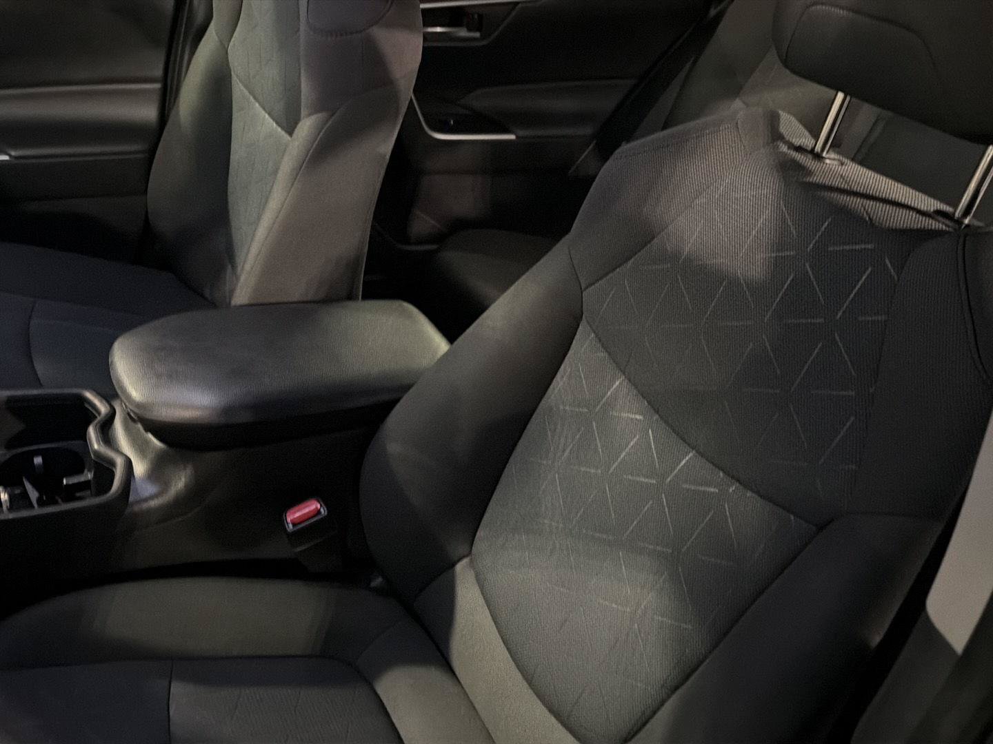Certified 2022 Toyota RAV4 XLE w/ Convenience Package FWD image 29