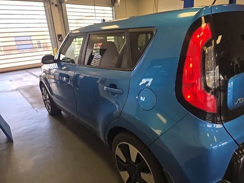 Used 2016 Kia Soul + w/ Designer's Package FWD image 4