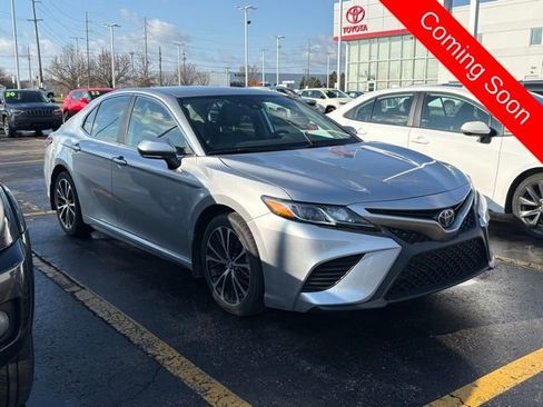 Used 2020 Toyota Camry SE w/ Convenience Package FWD image 1