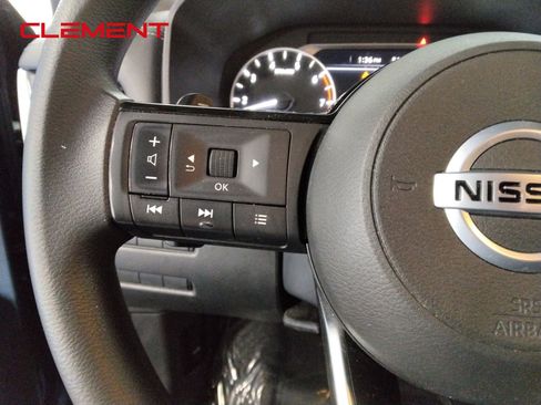 Used 2021 Nissan Rogue SV AWD/4WD image 12