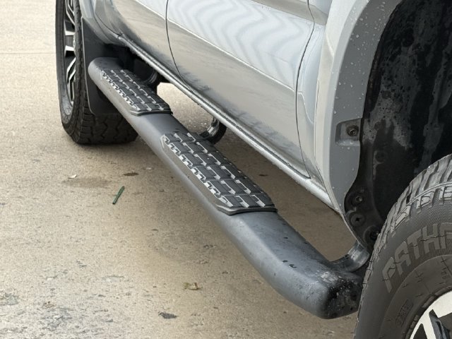 Used 2020 Toyota Tacoma TRD Sport w/ Technology Package RWD image 9