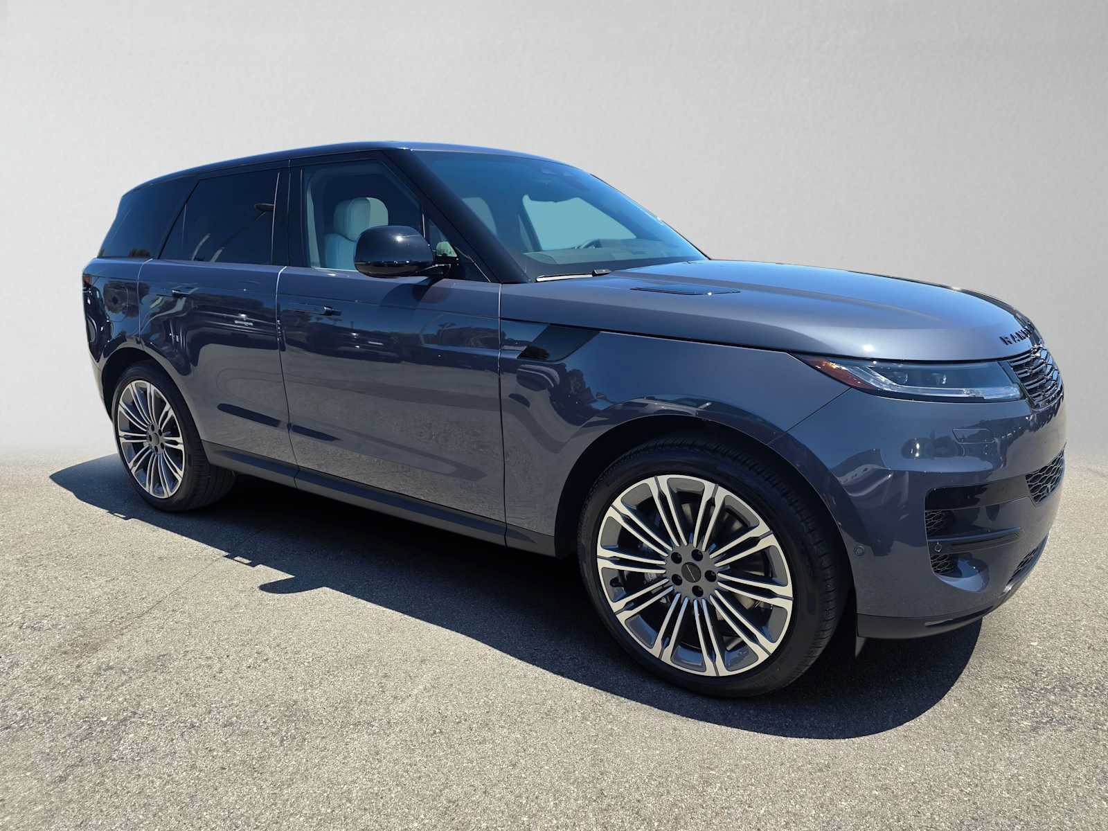 New 2026 Land Rover Range Rover Sport SE AWD/4WD image 7