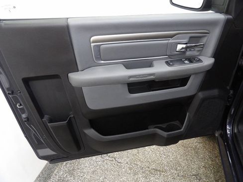 Used 2018 RAM 1500 Express RWD image 6
