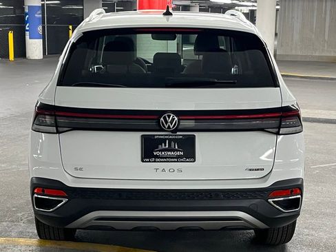 New 2025 Volkswagen Taos SE image 33