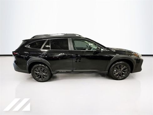 Certified 2025 Subaru Outback Onyx Edition image 4